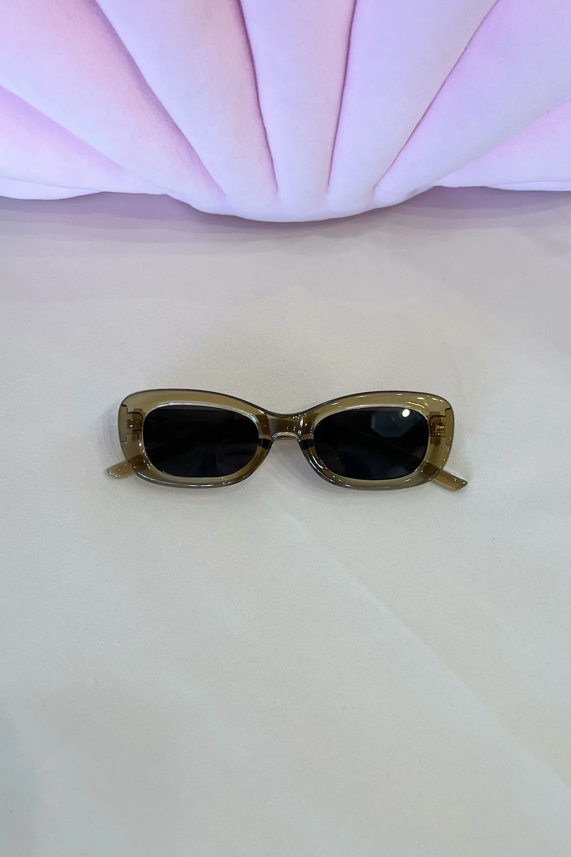 Anya Polarized Sunglasses in Olive Green
