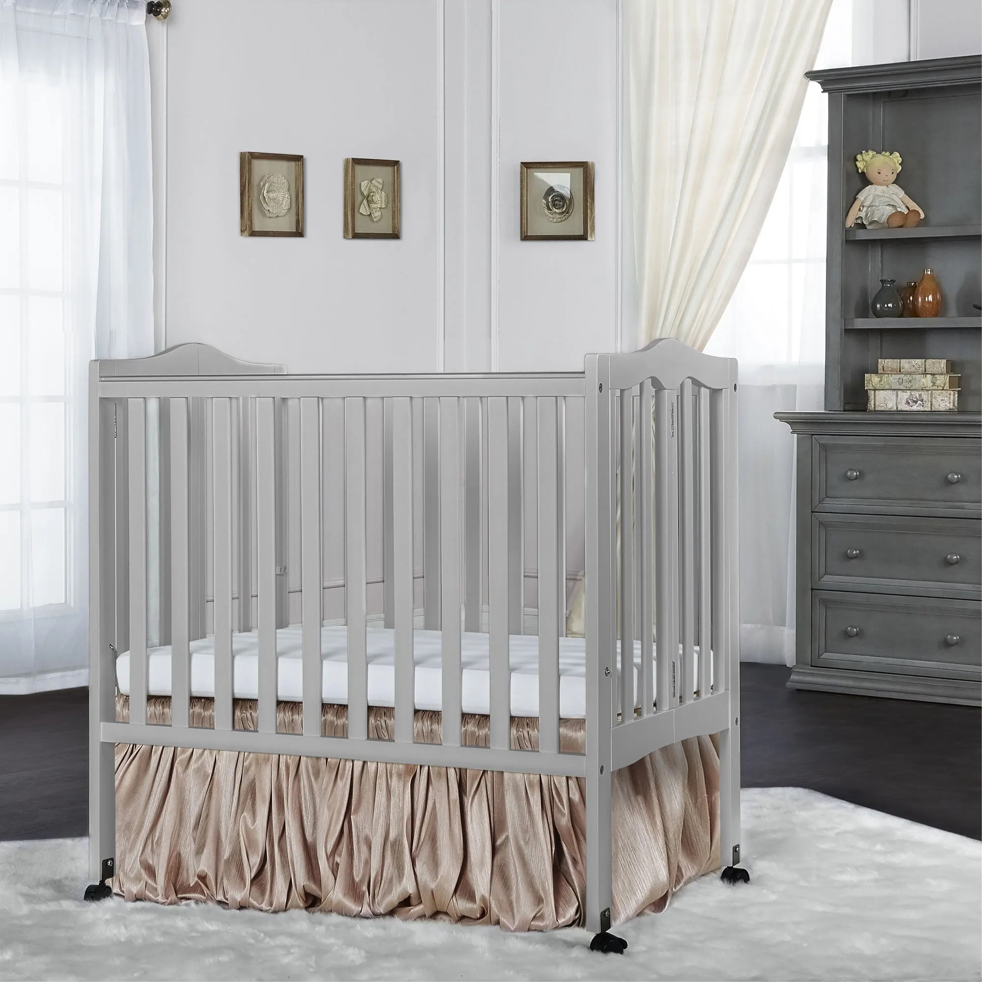 Dream On Me 2 in 1 Lightweight Folding Portable Crib